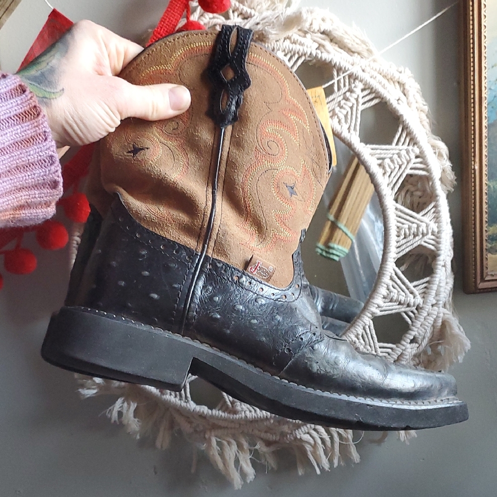 🐄 Justin's Boots